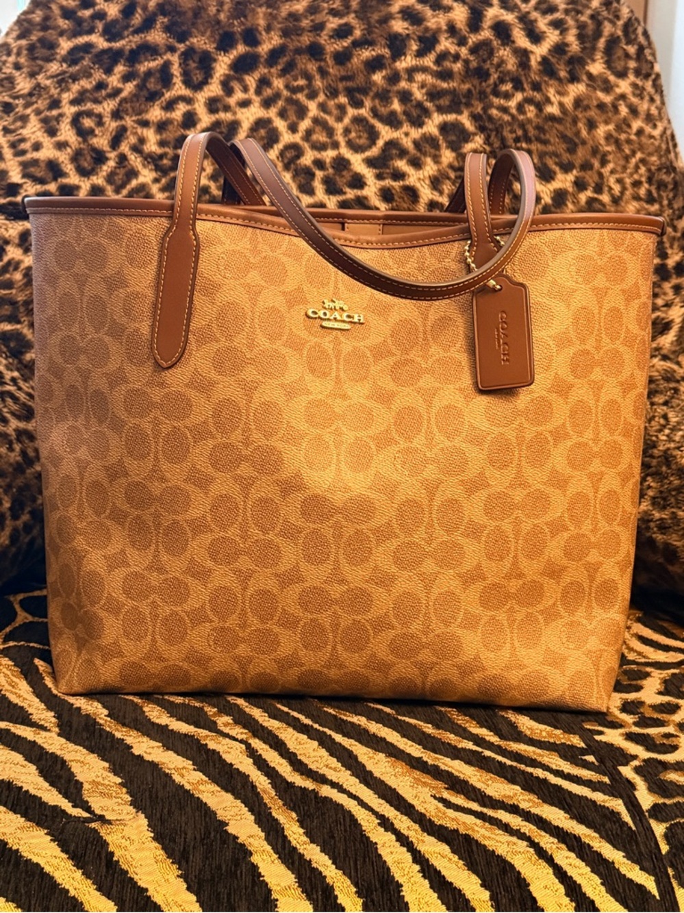 Coach City Tote Bag in Signature Canvas GOOD CONDITION